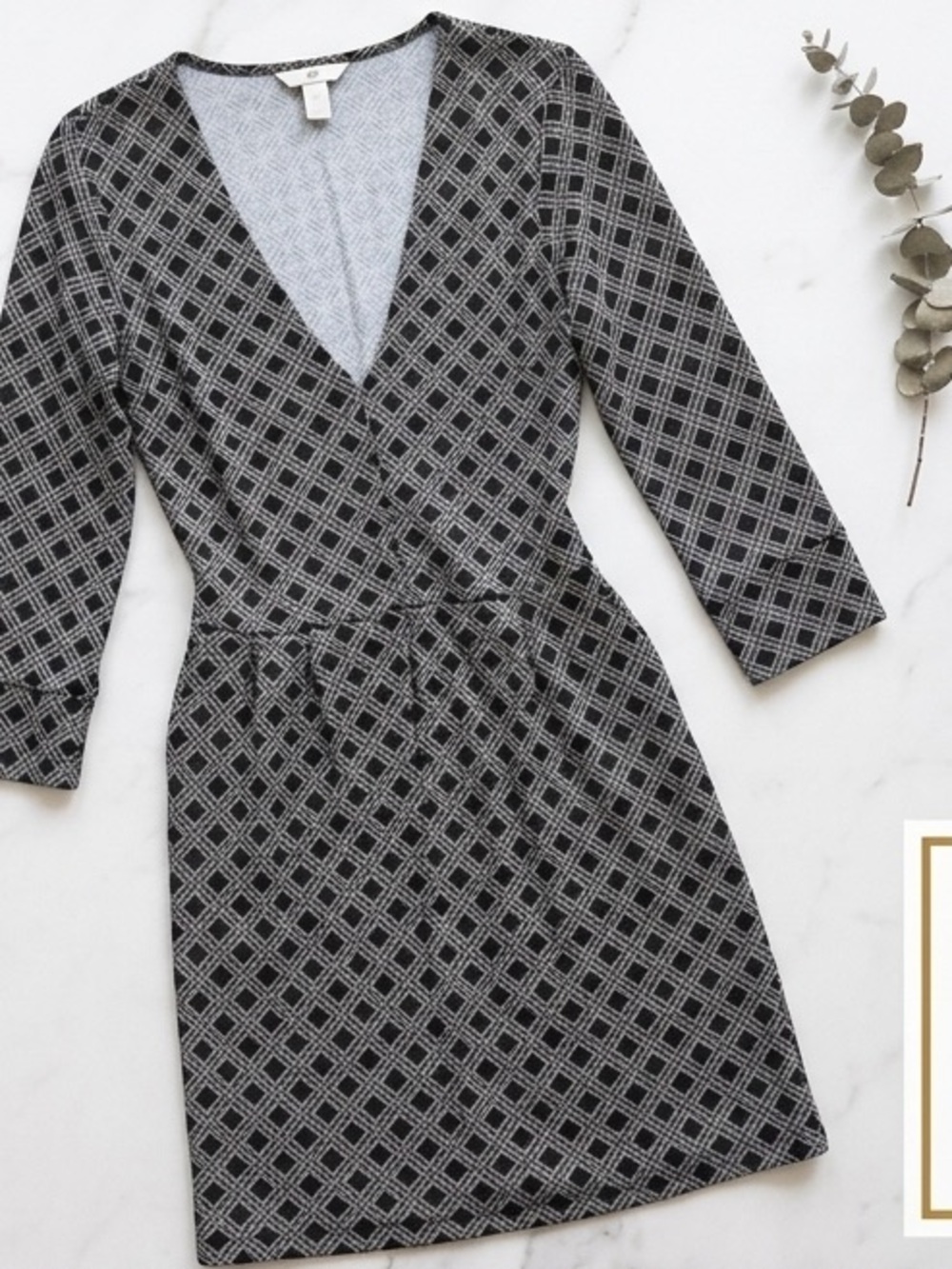 H&M tie dress Black Gray Patterned V-Neck print geometric large - Picture 1 of 4